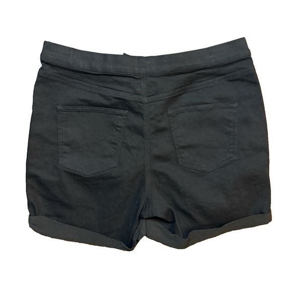 Just Be‎ Women's Black Cuffed Drawstring Shorts Size L - Picture 2 of 3